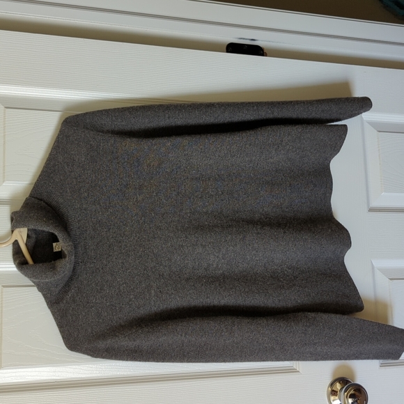 Saks Fifth Avenue cashmere turtleneck sweater - Picture 1 of 2